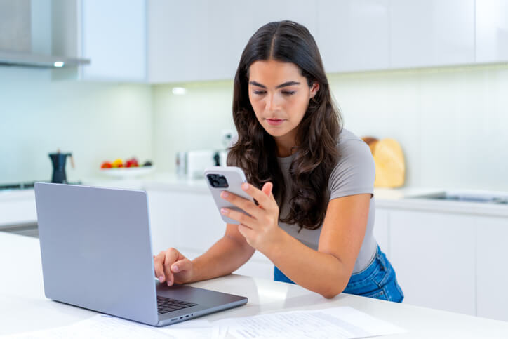 Divorce Advice on Social Media: Helpful Resource or Risky Roadmap?